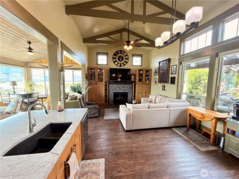122 Village Way Oroville WA 98844
