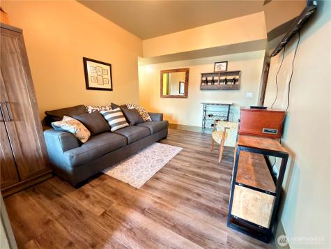 122 Village Way Oroville WA 98844