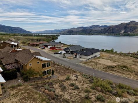 122 Village Way Oroville WA 98844