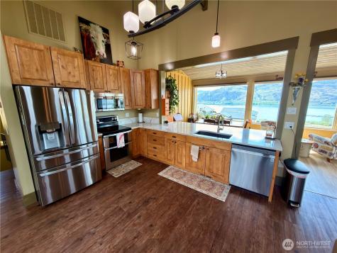 122 Village Way Oroville WA 98844