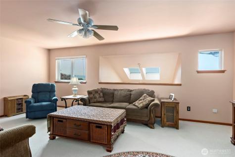 2345 W Beach Road Oak Harbor WA 98277