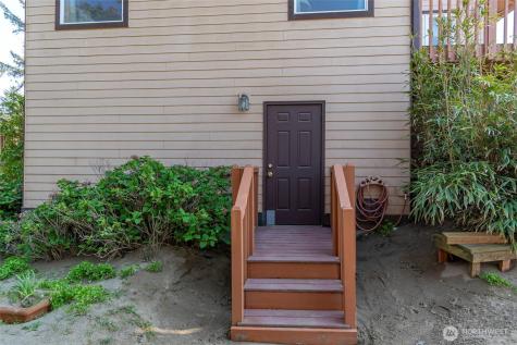 2345 W Beach Road Oak Harbor WA 98277
