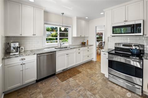 3806 W Bertona Street Seattle WA 98199