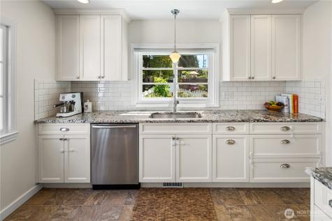 3806 W Bertona Street Seattle WA 98199