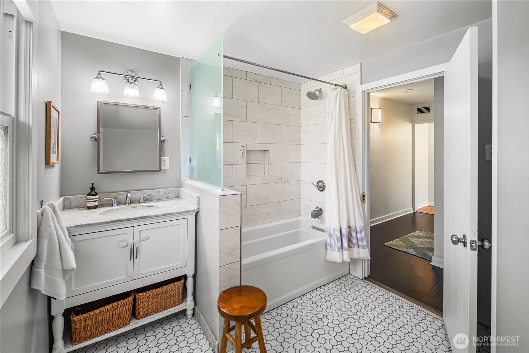 3806 W Bertona Street Seattle WA 98199