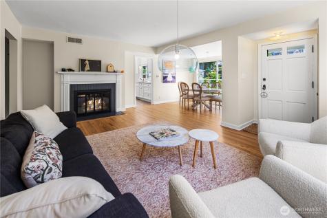 3806 W Bertona Street Seattle WA 98199
