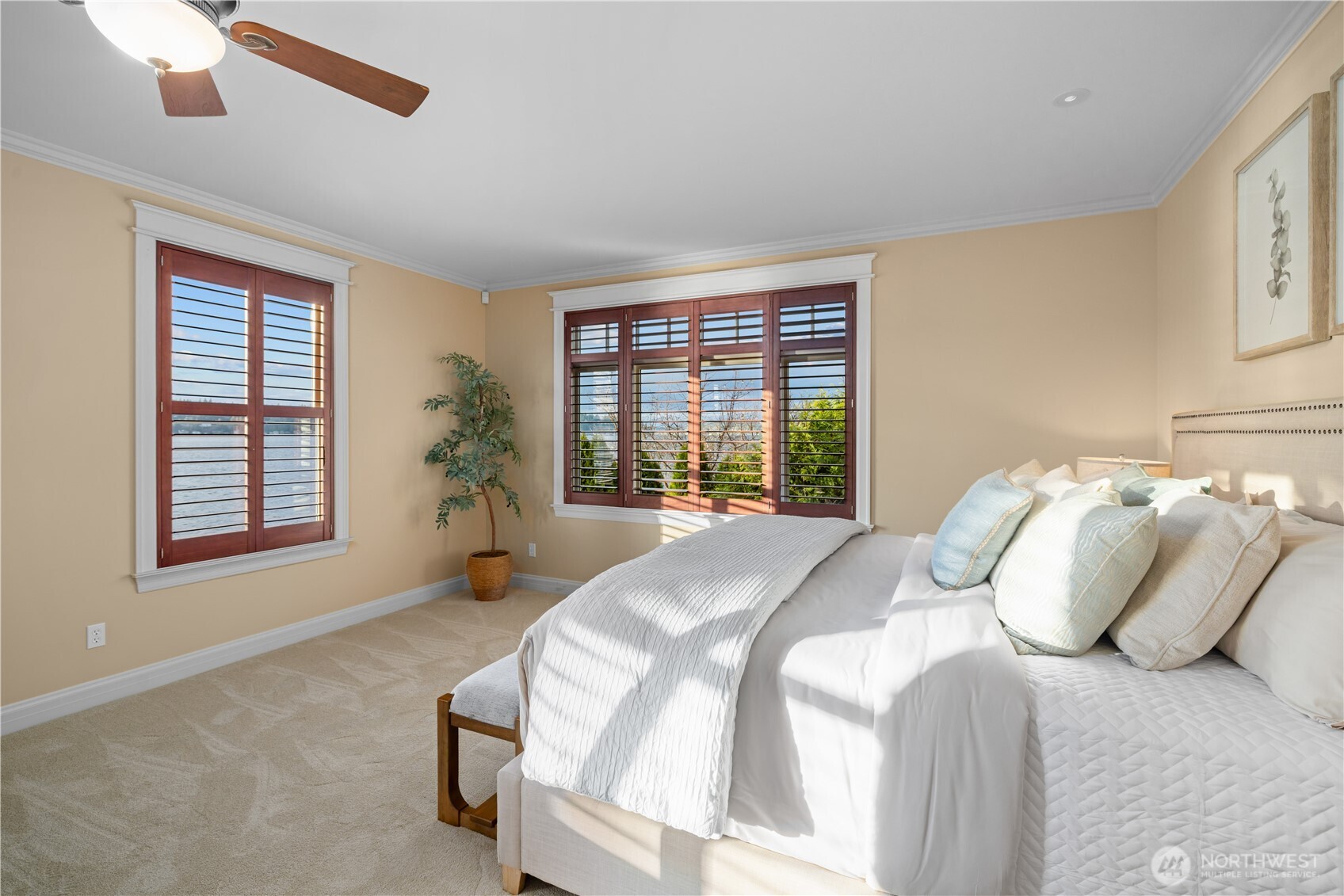 649 E Lake Sammamish Parkway SE Sammamish WA 98074