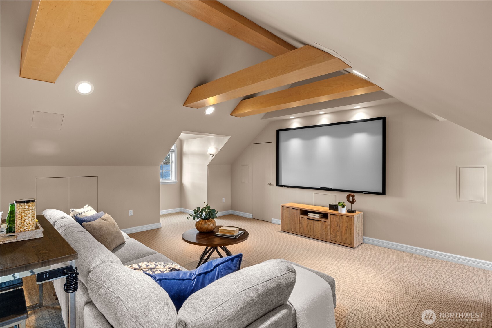 649 E Lake Sammamish Parkway SE Sammamish WA 98074