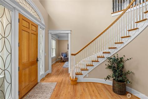 649 E Lake Sammamish Parkway SE Sammamish WA 98074