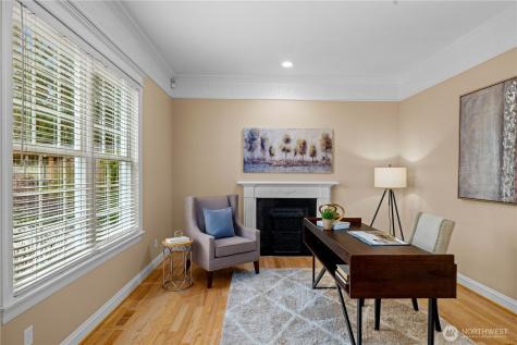 649 E Lake Sammamish Parkway SE Sammamish WA 98074