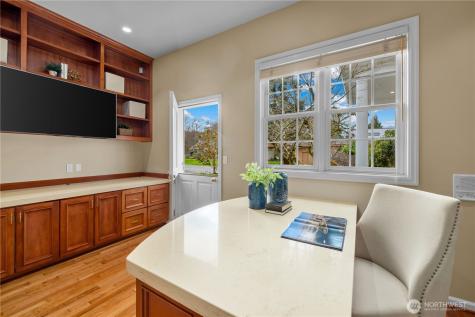 649 E Lake Sammamish Parkway SE Sammamish WA 98074