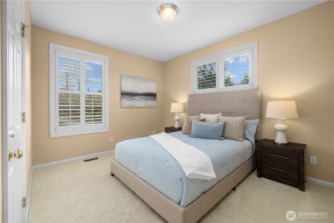 649 E Lake Sammamish Parkway SE Sammamish WA 98074