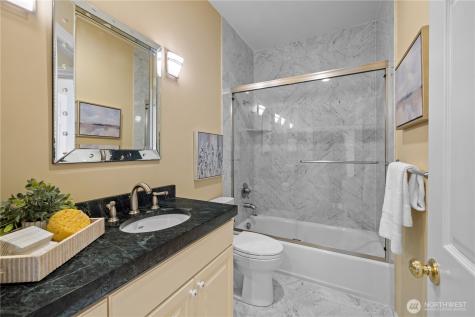 649 E Lake Sammamish Parkway SE Sammamish WA 98074