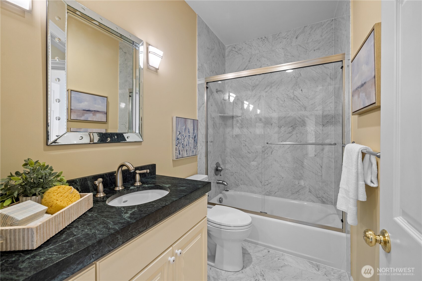 649 E Lake Sammamish Parkway SE Sammamish WA 98074