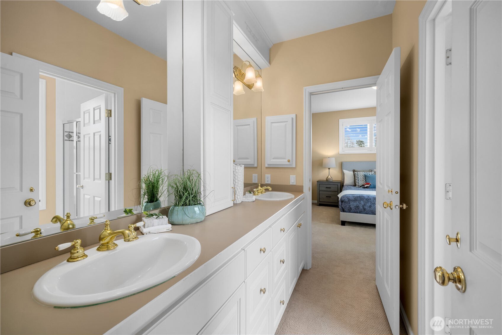 649 E Lake Sammamish Parkway SE Sammamish WA 98074