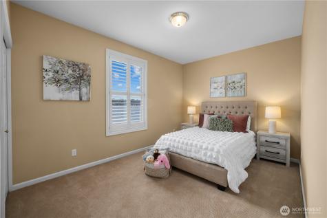 649 E Lake Sammamish Parkway SE Sammamish WA 98074