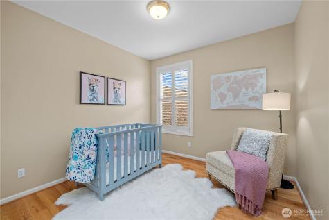 649 E Lake Sammamish Parkway SE Sammamish WA 98074