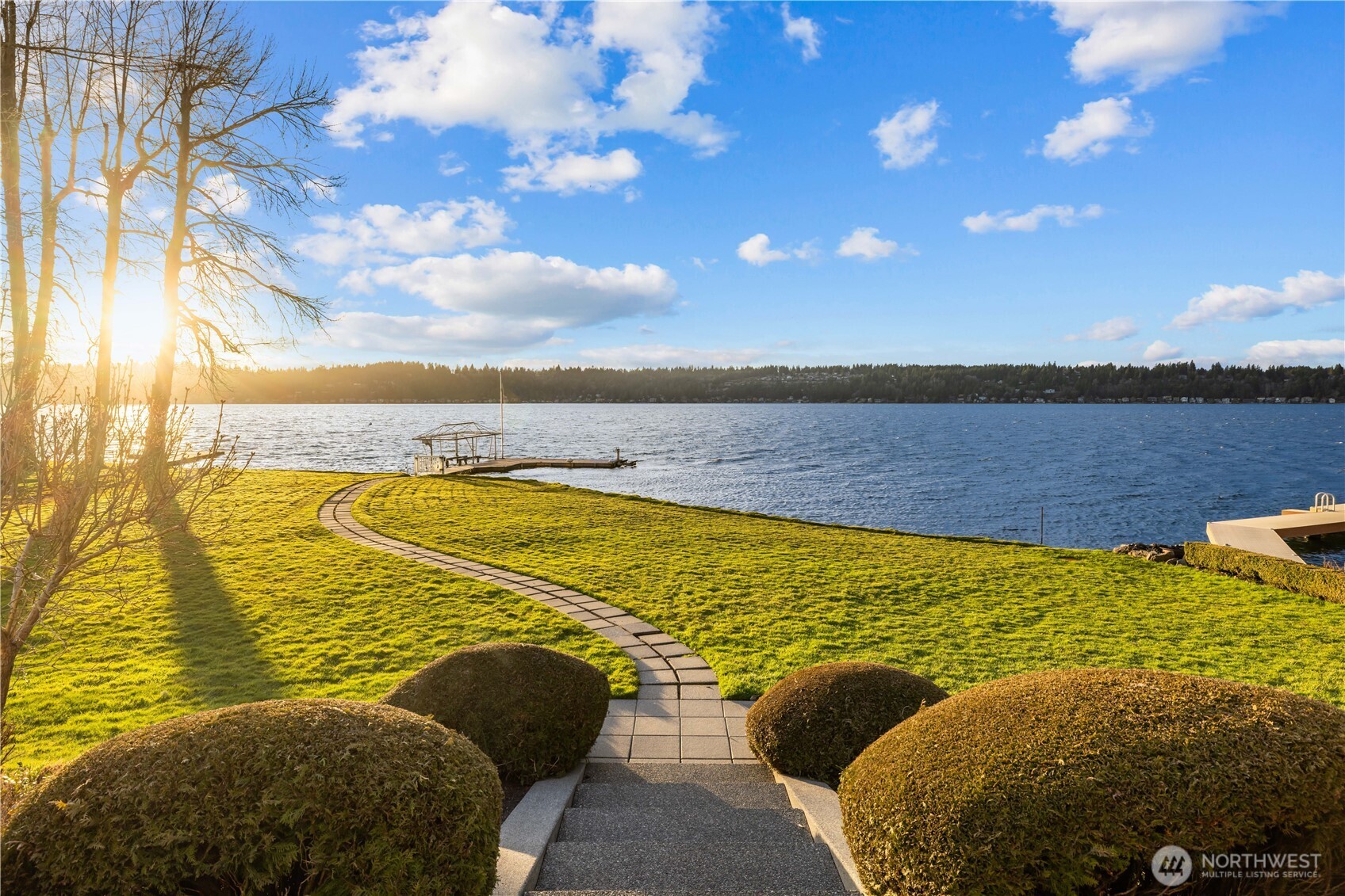 649 E Lake Sammamish Parkway SE Sammamish WA 98074