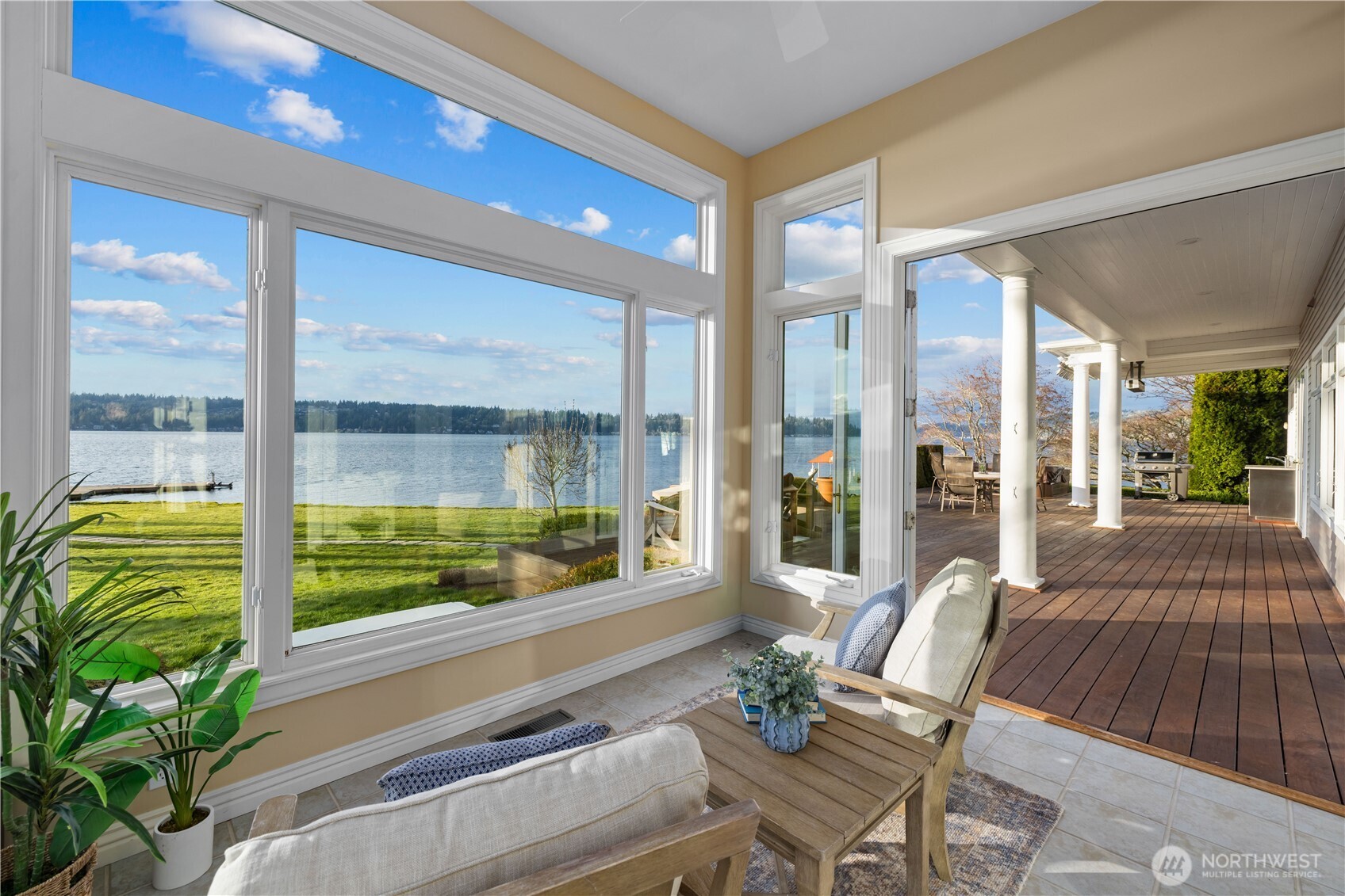 649 E Lake Sammamish Parkway SE Sammamish WA 98074