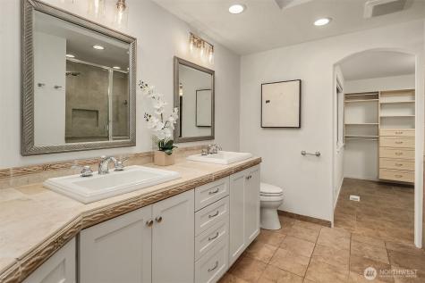 933 6th Place S Kirkland WA 98033