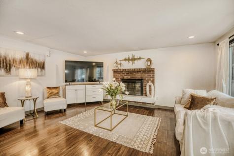 1901 Comet Court Milton WA 98354