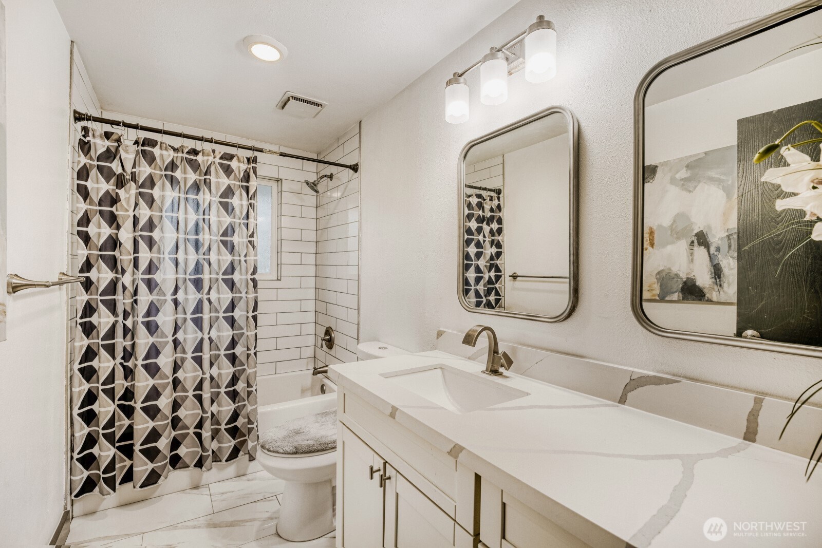 1901 Comet Court Milton WA 98354
