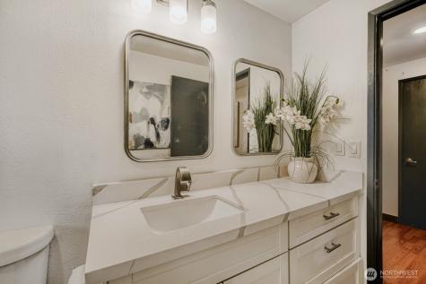 1901 Comet Court Milton WA 98354