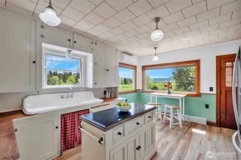 5829 S 2nd Avenue Everett WA 98208