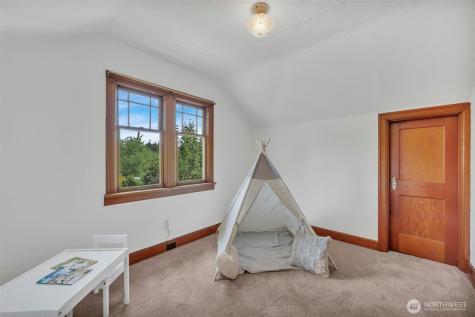 5829 S 2nd Avenue Everett WA 98208