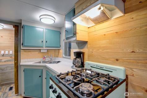 78 Goldrush Road Deming WA 98244