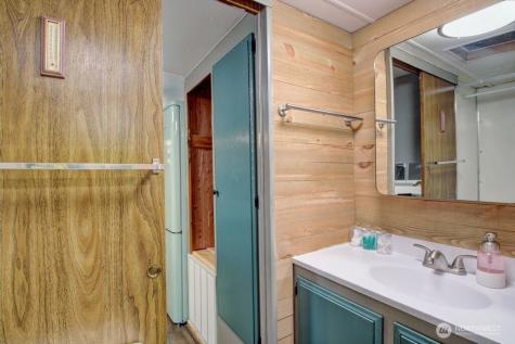 78 Goldrush Road Deming WA 98244