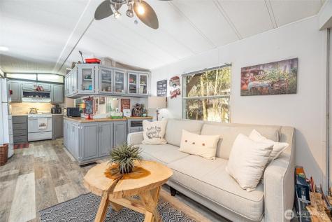 1075 Birch Lane Sumas WA 98295