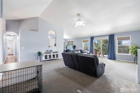 1613 Winterwood Drive Centralia WA 98531