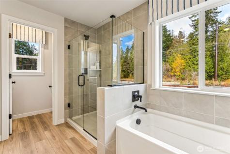 2058 NE Norseman Way Poulsbo WA 98370