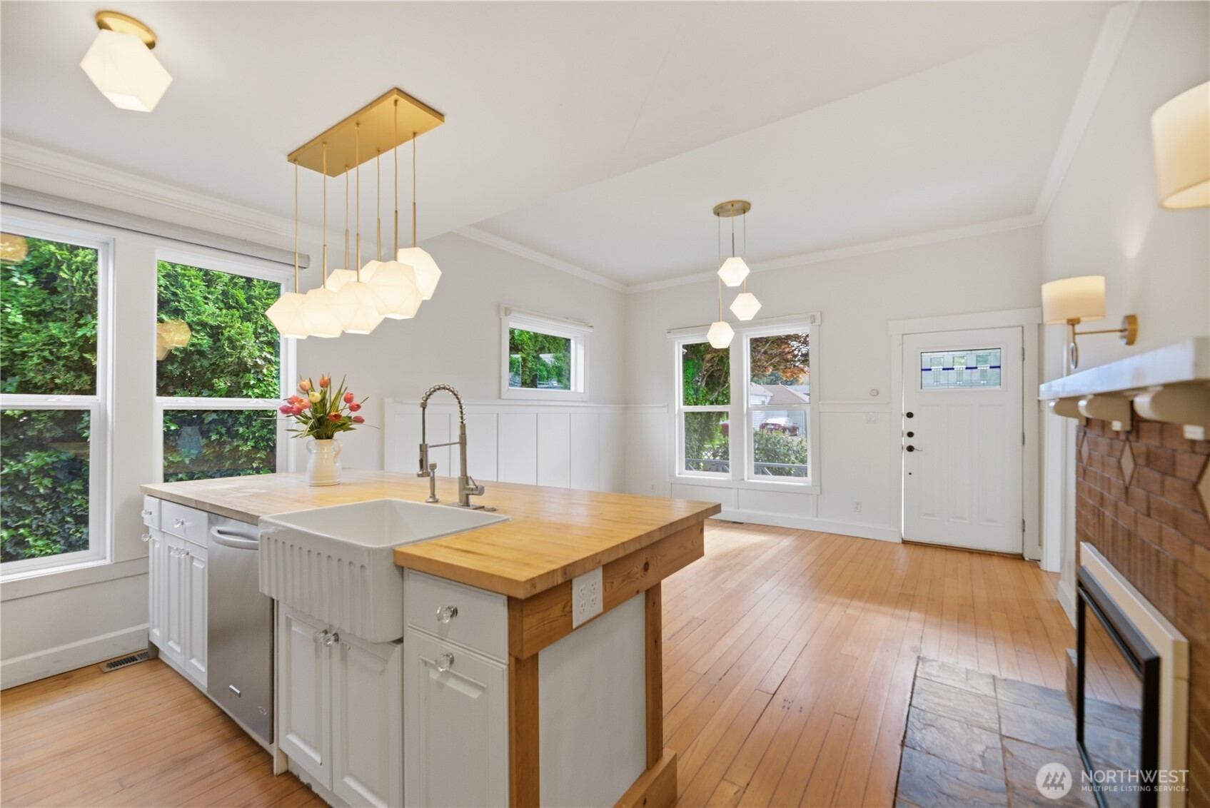 145 Park Avenue N Renton WA 98057