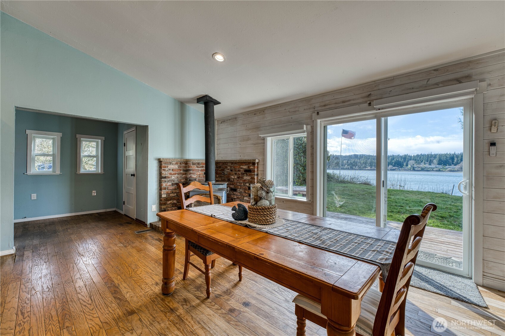 2735 Marine Drive Bremerton WA 98312