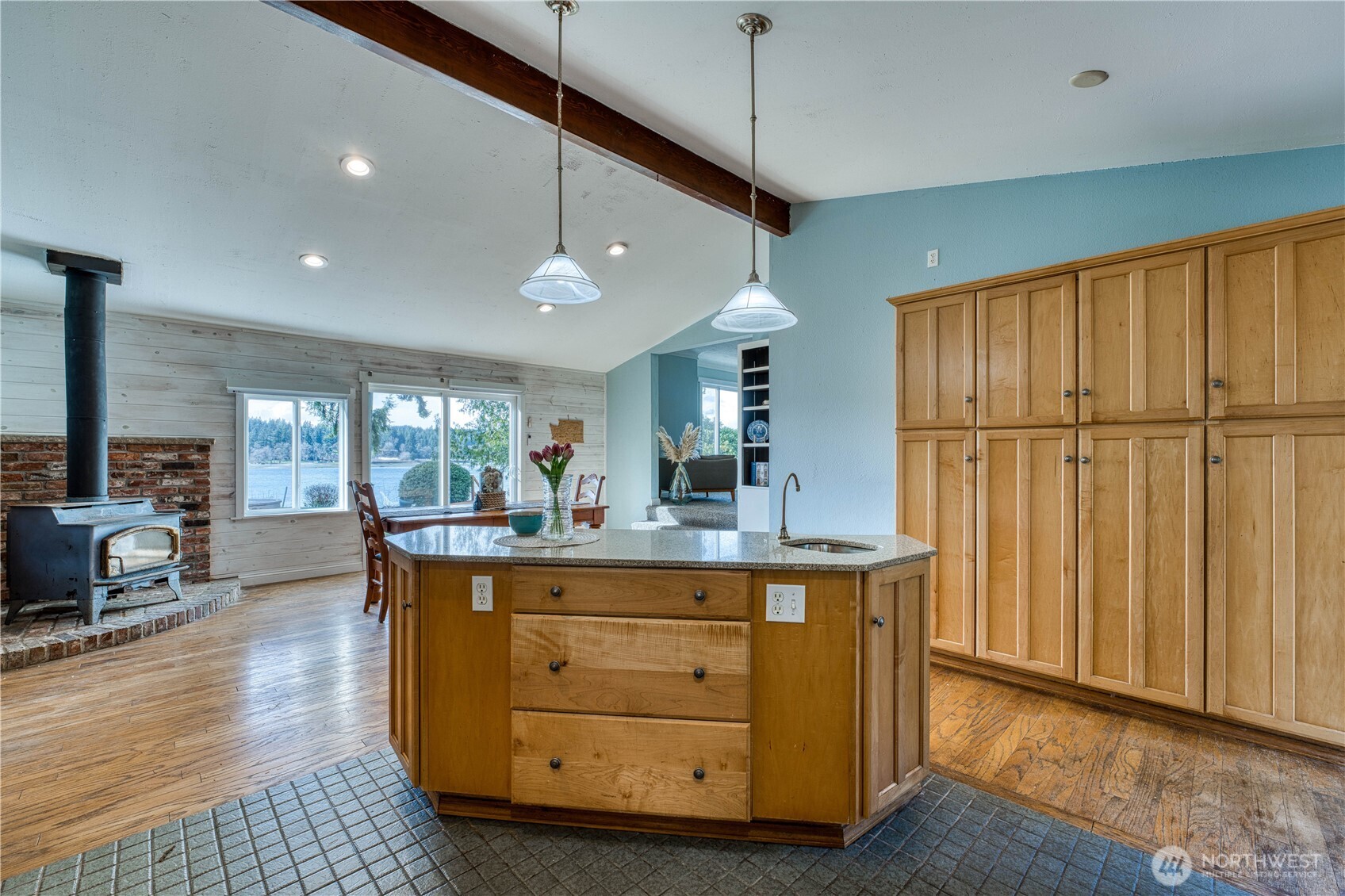 2735 Marine Drive Bremerton WA 98312
