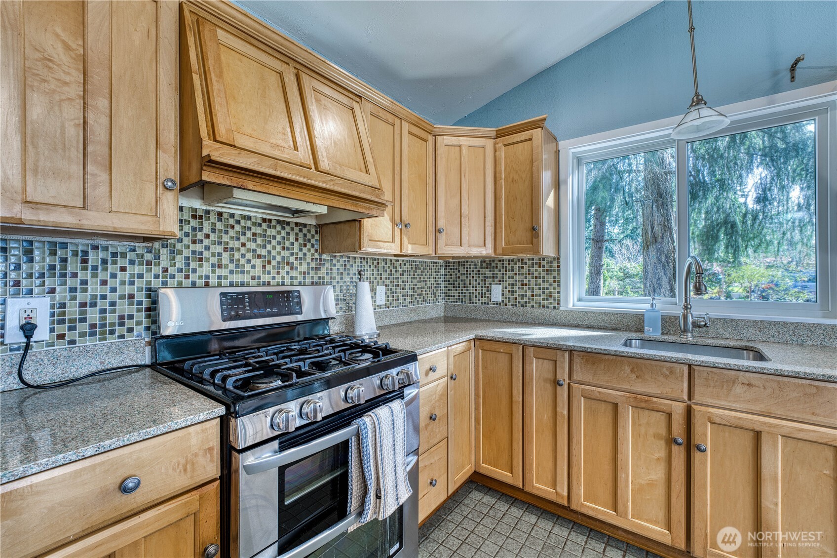 2735 Marine Drive Bremerton WA 98312