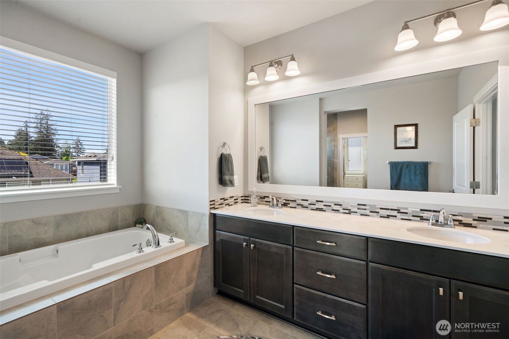 2423 NE Redford Street Poulsbo WA 98370