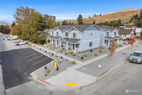 143 E Nixon Avenue Chelan WA 98816