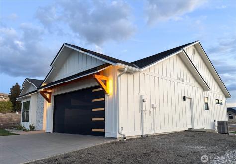 146 33rd Street East Wenatchee WA 98802