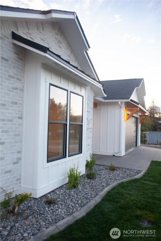 146 33rd Street East Wenatchee WA 98802