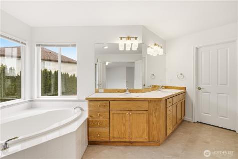 2005 NE 35th Place Renton WA 98056