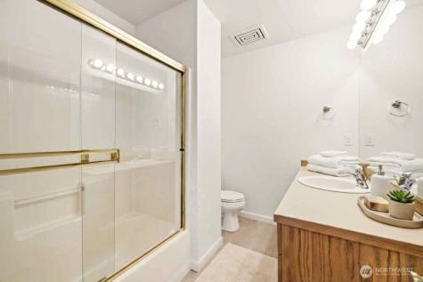 2005 NE 35th Place Renton WA 98056