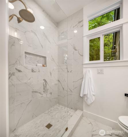 1014 4th Avenue N Seattle WA 98109