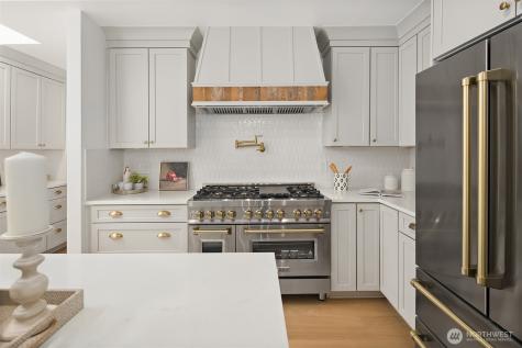 1014 4th Avenue N Seattle WA 98109