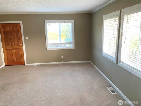 1020 S Fruitland Puyallup WA 98371
