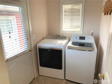 1020 S Fruitland Puyallup WA 98371