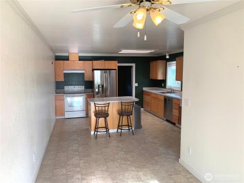 1020 S Fruitland Puyallup WA 98371