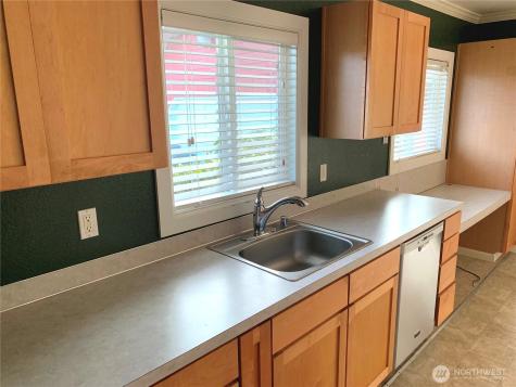 1020 S Fruitland Puyallup WA 98371